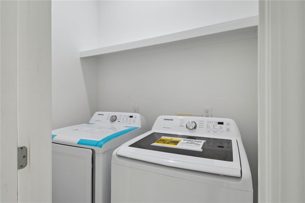 New Orleans, Louisiana 70126, United States, 4 Bedrooms Bedrooms, ,2 BathroomsBathrooms,Residential,Pending,69816