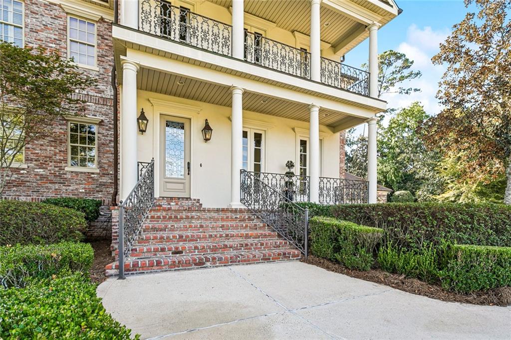 6 FINCH Lane