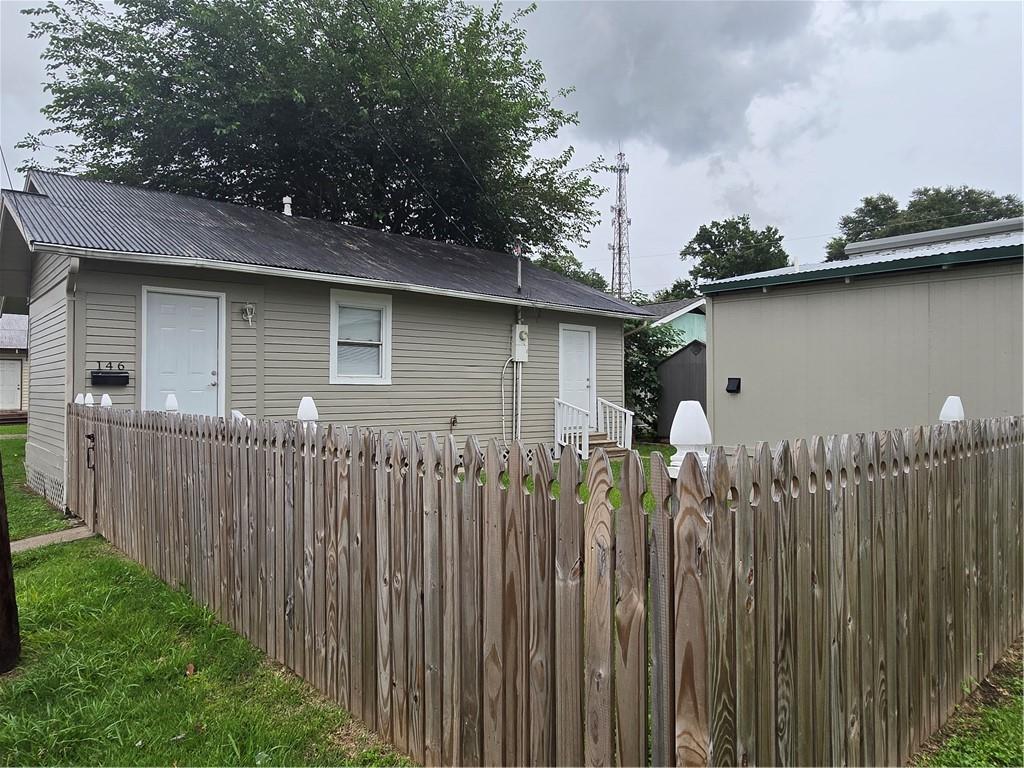 146 APPLE Street