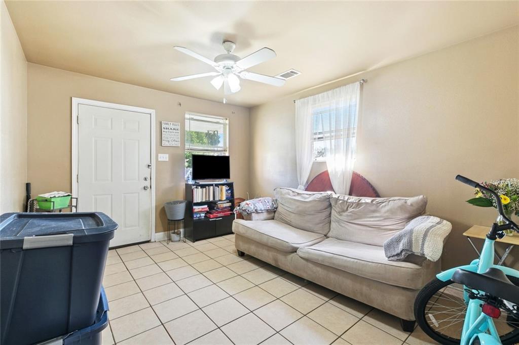 3208 10 PAKENHAM Drive