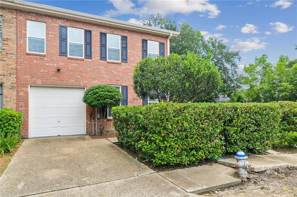 105 CHARLESTON Park
