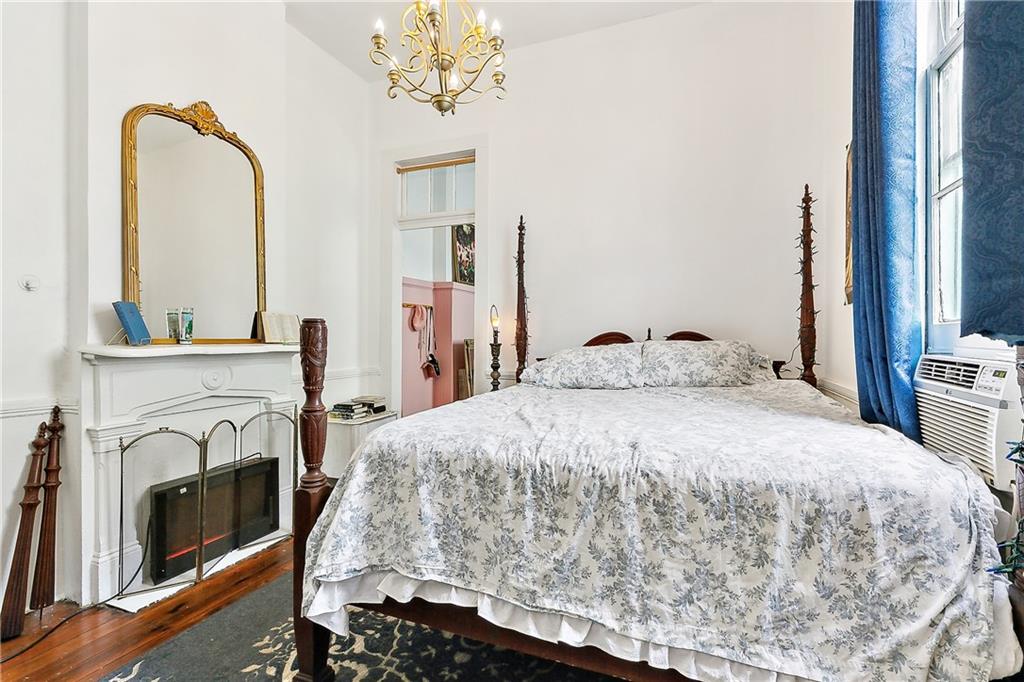 New Orleans, Louisiana 70119, United States, 4 Bedrooms Bedrooms, ,2 BathroomsBathrooms,Residential,Active,5819