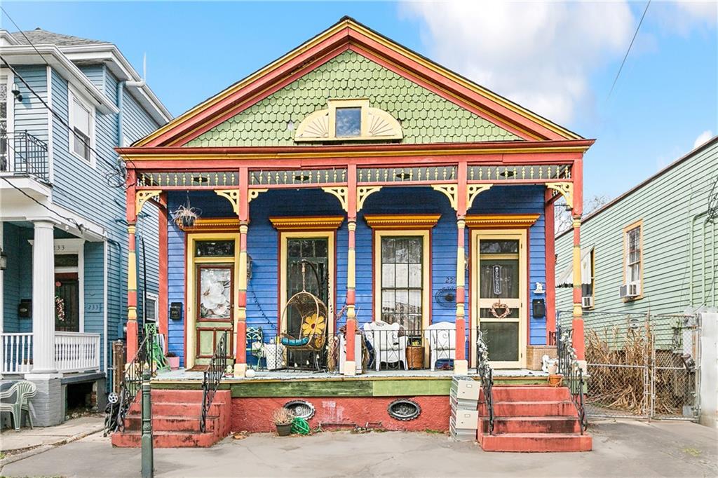 New Orleans, Louisiana 70119, United States, 4 Bedrooms Bedrooms, ,2 BathroomsBathrooms,Residential,Active,5819