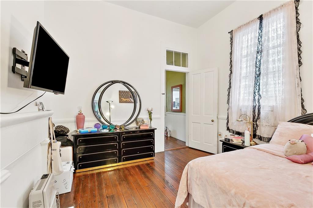 New Orleans, Louisiana 70119, United States, 4 Bedrooms Bedrooms, ,2 BathroomsBathrooms,Residential,Active,5819