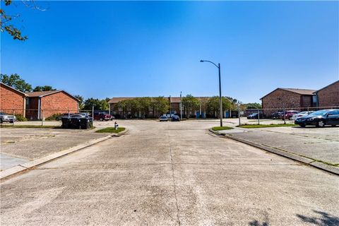 11900-50 LAKELAND Court New Orleans LA 70128