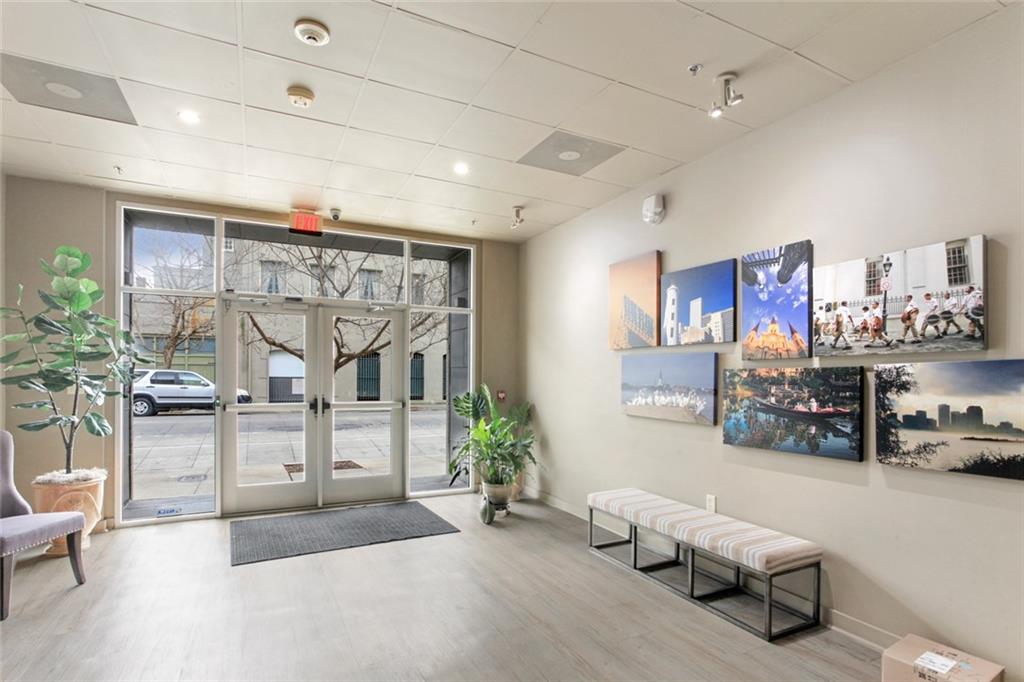 835 JULIA Street 12