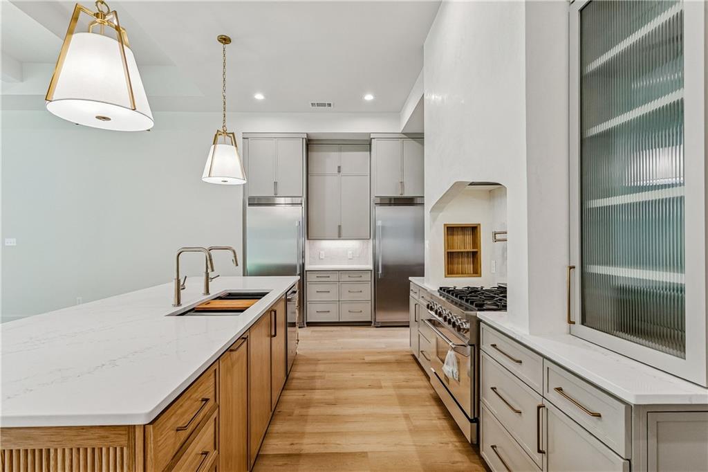 1048 OX BOW Court