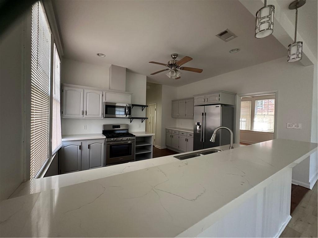 Metairie, Louisiana 70005, United States, 2 Bedrooms Bedrooms, ,2 BathroomsBathrooms,Residential,Active,95891