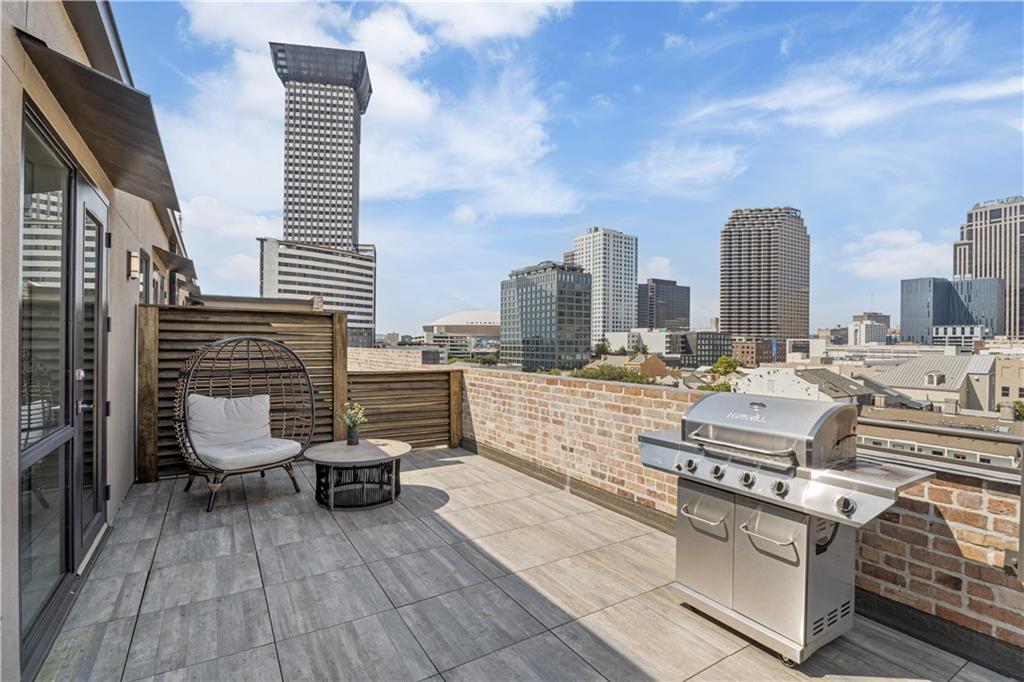 888 BARONNE Street PH 5