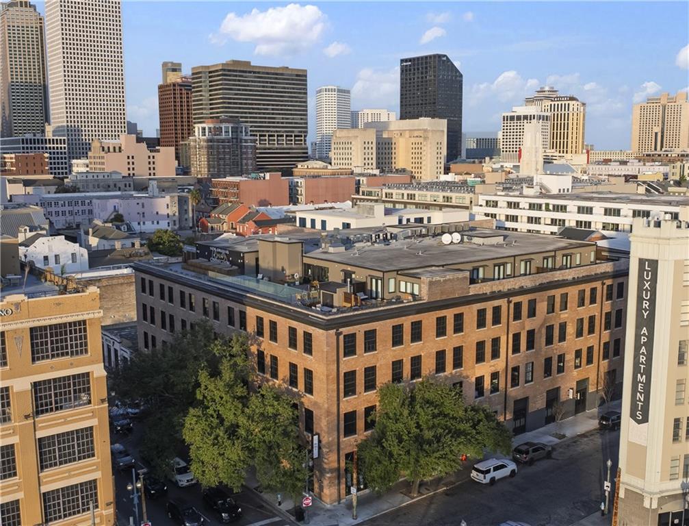 888 BARONNE Street PH 5