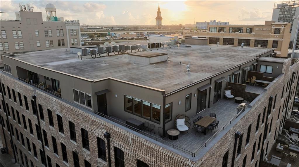 888 BARONNE Street PH 5