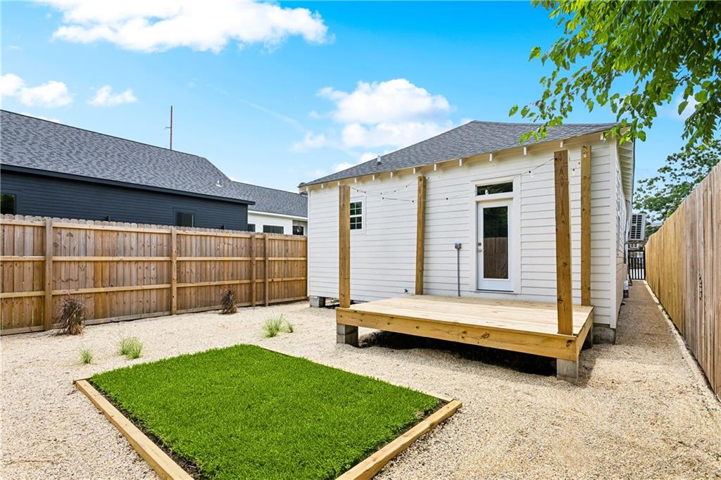 New Orleans, Louisiana 70116, United States, 5 Bedrooms Bedrooms, ,3 BathroomsBathrooms,Residential,Active,139345