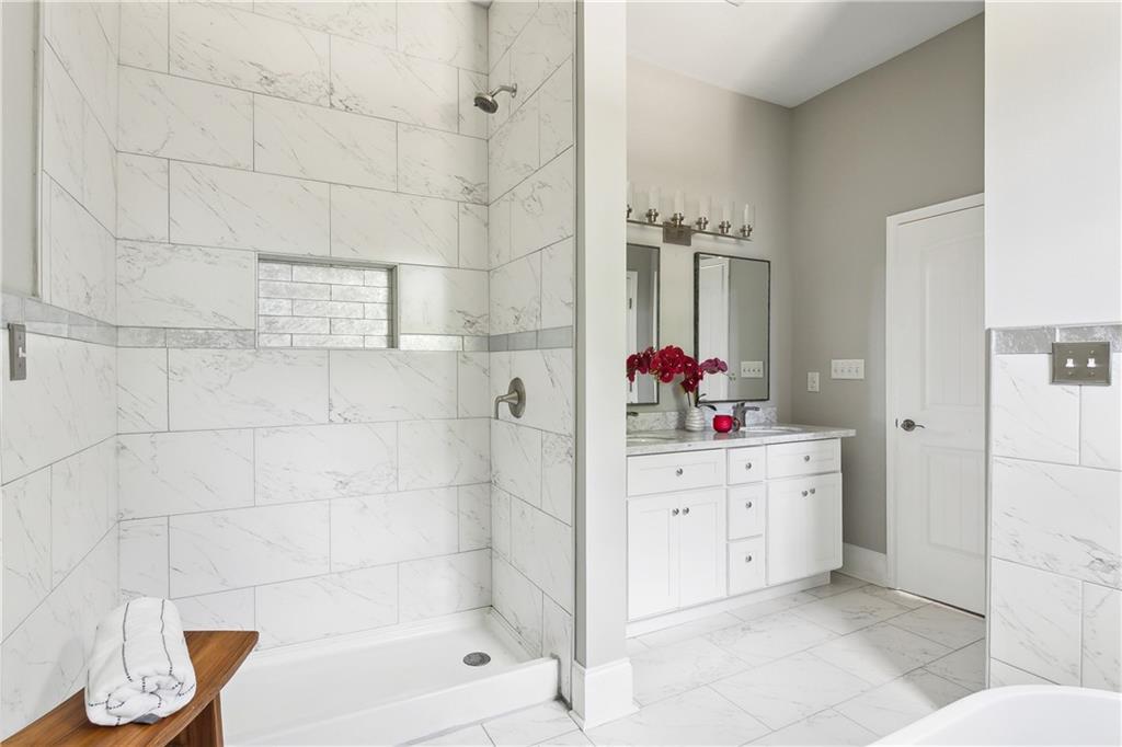 New Orleans, Louisiana 70116, United States, 5 Bedrooms Bedrooms, ,3 BathroomsBathrooms,Residential,Active,139345