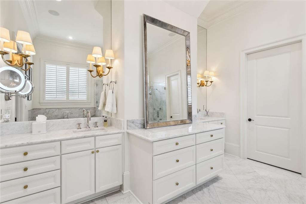 Mandeville, Louisiana 70471, United States, 5 Bedrooms Bedrooms, ,6 BathroomsBathrooms,Residential,Active,85756