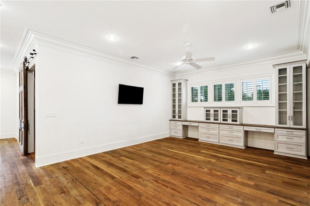 Mandeville, Louisiana 70471, United States, 5 Bedrooms Bedrooms, ,6 BathroomsBathrooms,Residential,Active,85756