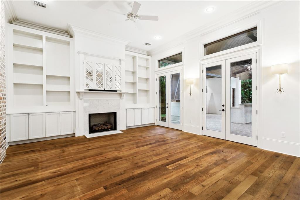 Mandeville, Louisiana 70471, United States, 5 Bedrooms Bedrooms, ,6 BathroomsBathrooms,Residential,Active,85756