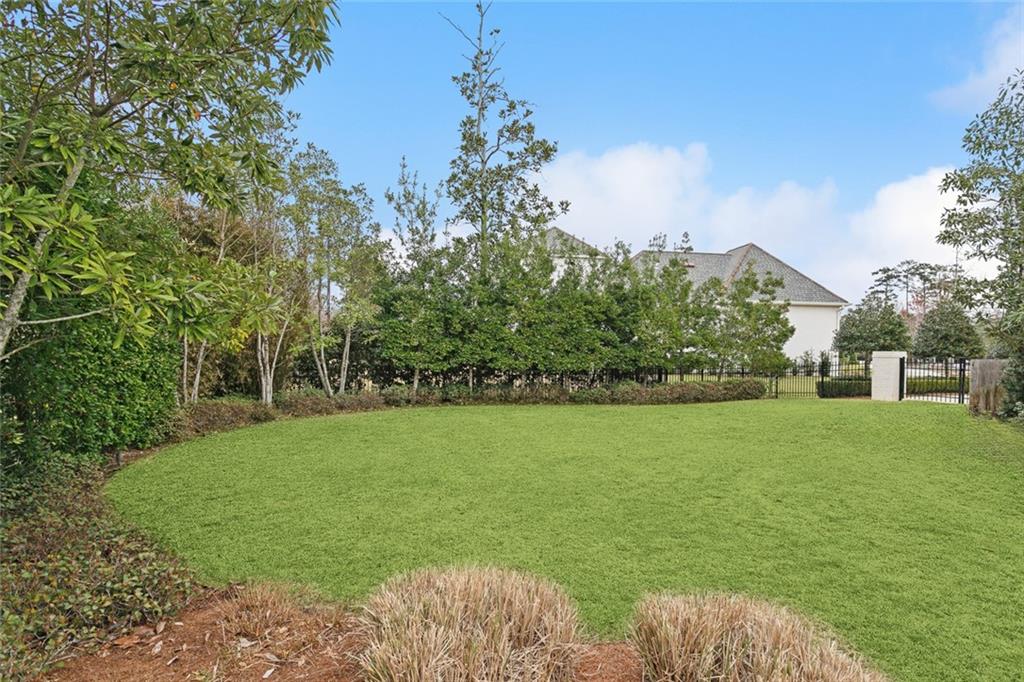 Mandeville, Louisiana 70471, United States, 5 Bedrooms Bedrooms, ,6 BathroomsBathrooms,Residential,Active,85756