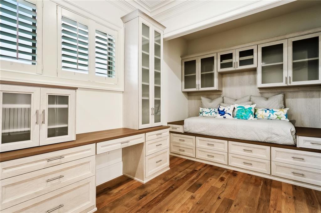 Mandeville, Louisiana 70471, United States, 5 Bedrooms Bedrooms, ,6 BathroomsBathrooms,Residential,Active,85756