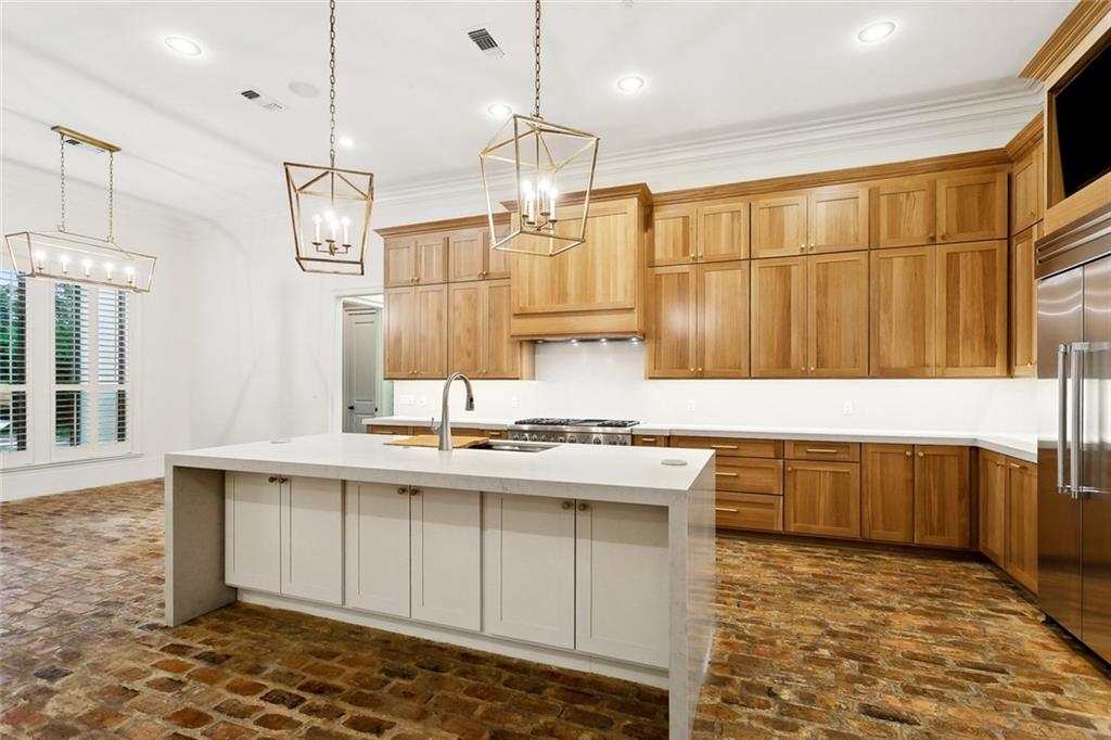 Mandeville, Louisiana 70471, United States, 5 Bedrooms Bedrooms, ,6 BathroomsBathrooms,Residential,Active,85756