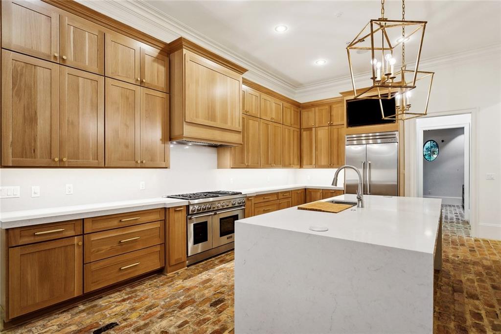 Mandeville, Louisiana 70471, United States, 5 Bedrooms Bedrooms, ,6 BathroomsBathrooms,Residential,Active,85756