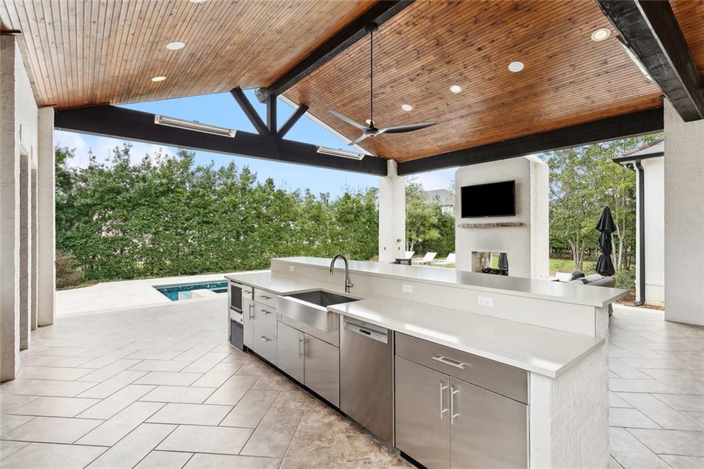 Mandeville, Louisiana 70471, United States, 5 Bedrooms Bedrooms, ,6 BathroomsBathrooms,Residential,Active,85756