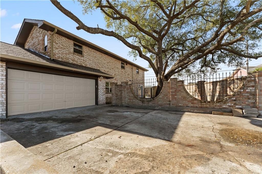 3520 PALMISANO Boulevard
