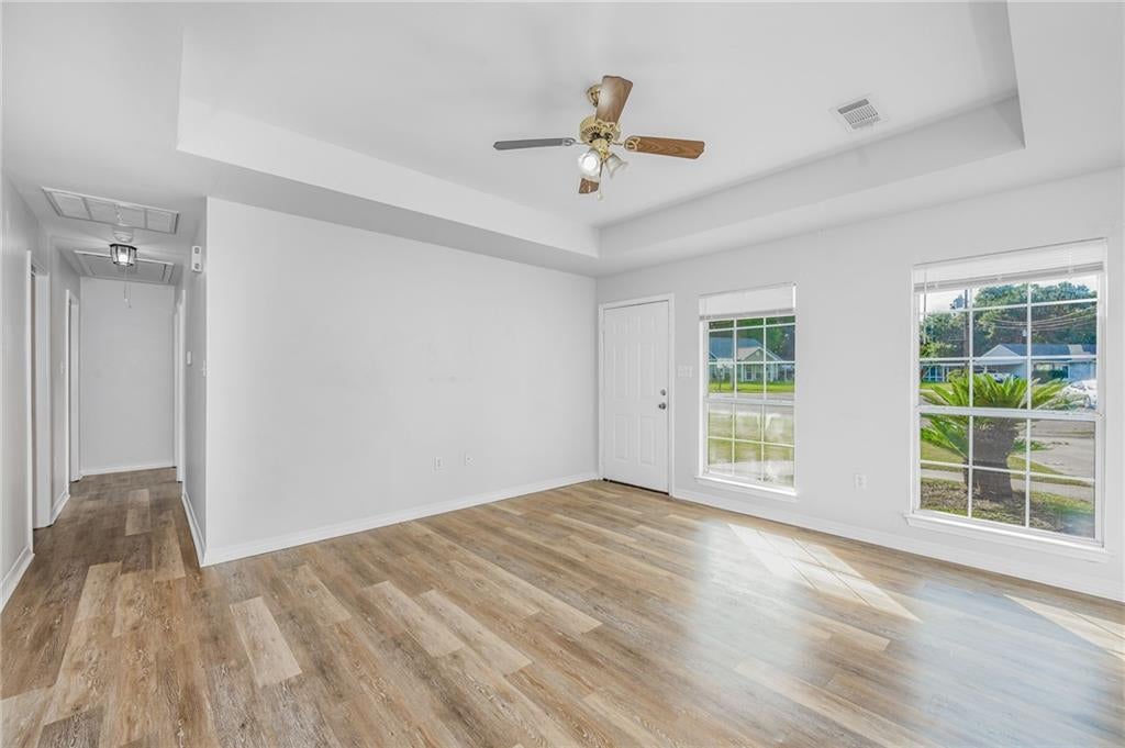 157 PARKVIEW Court