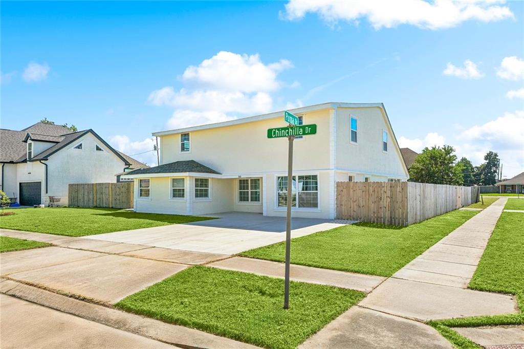 300 CHINCHILLA Drive