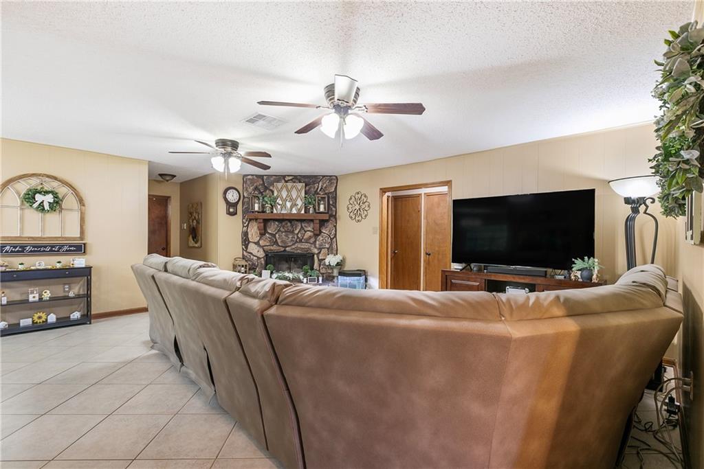 3217 JENNIFER Court