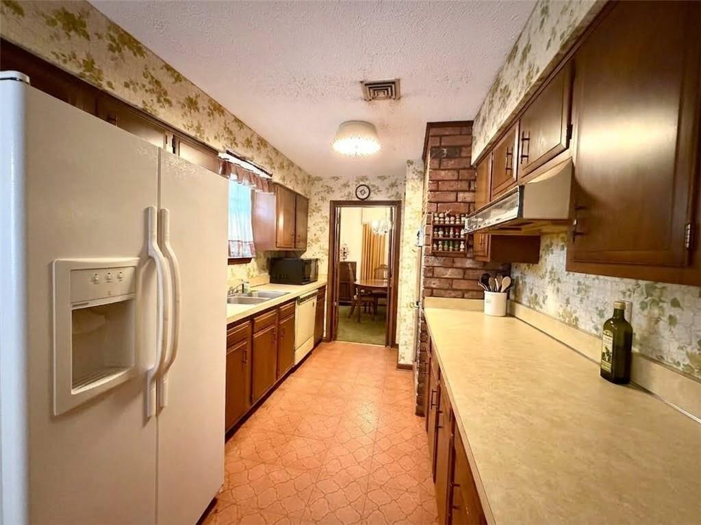 1701 HIGHLAND Avenue