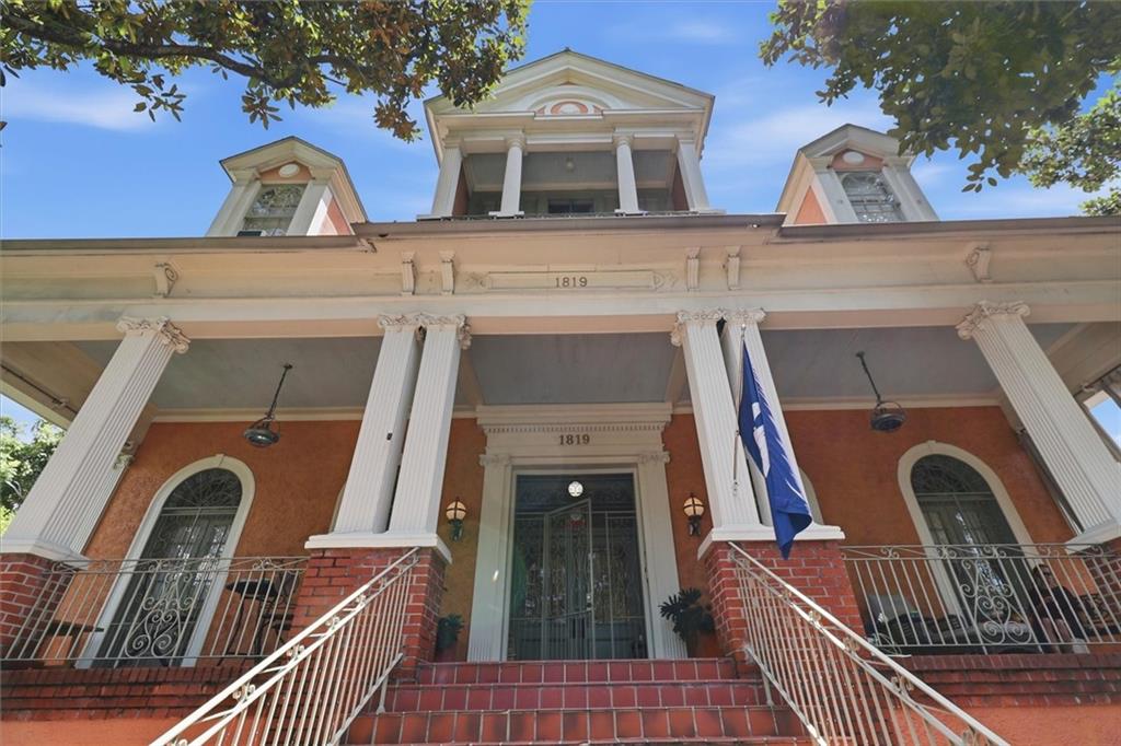 1819 ESPLANADE Avenue
