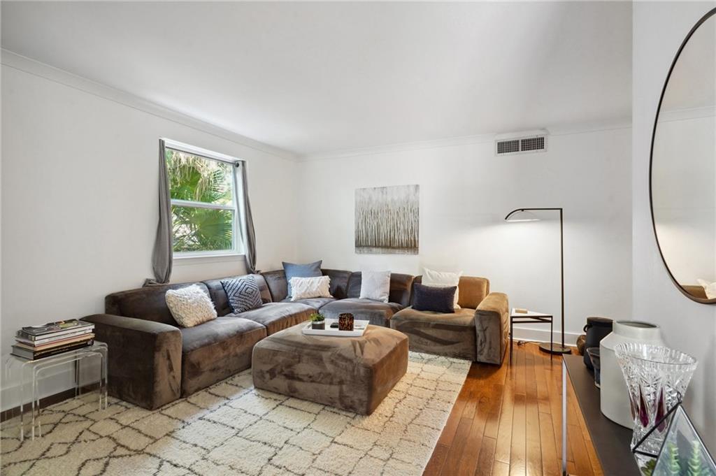 1430 JACKSON Avenue 205