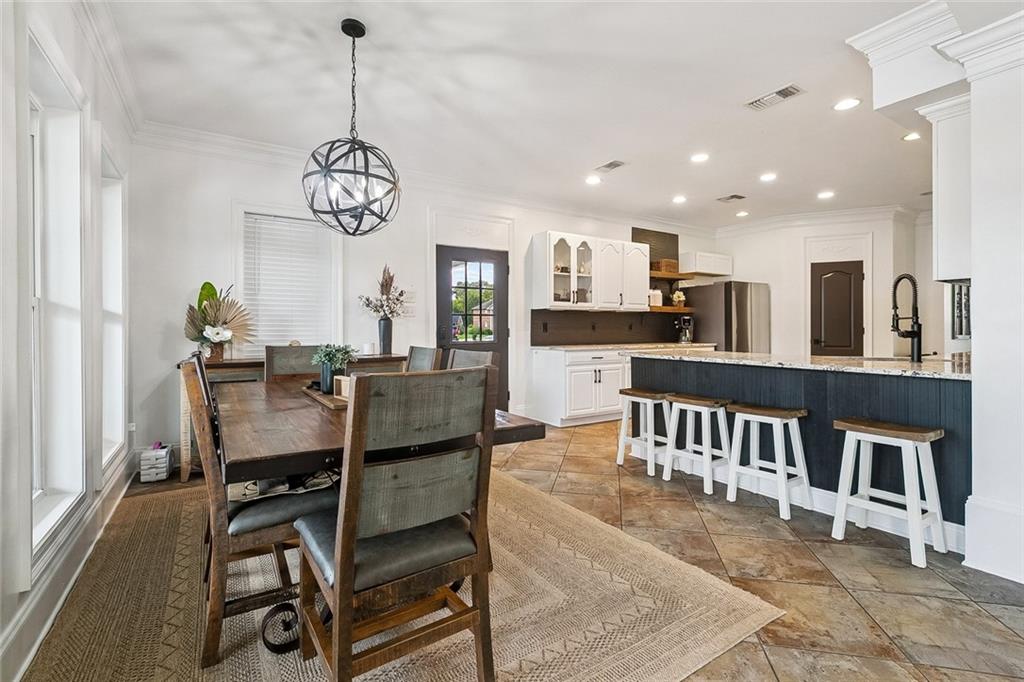 270 RIVERBEND Drive