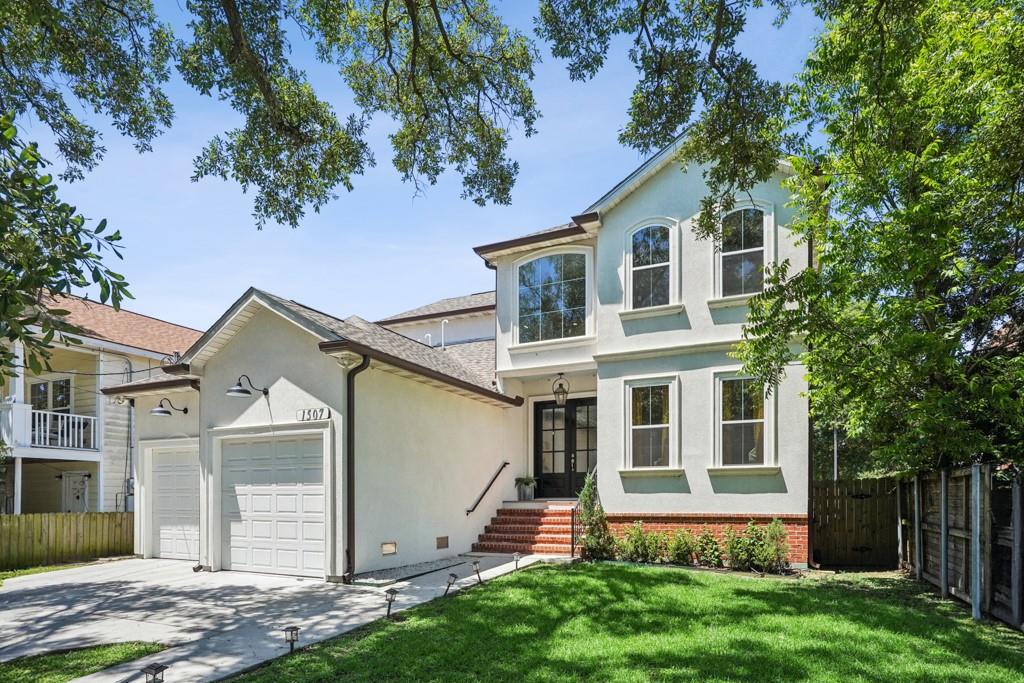 1507 BURBANK Drive