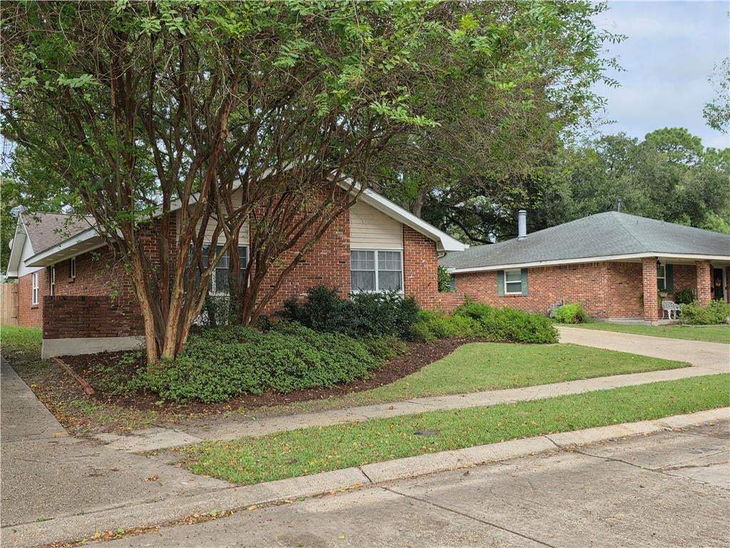 5800 BRIGHTON Place