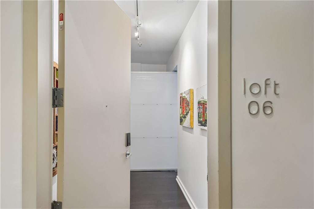 610 JOHN CHURCHILL CHASE Street 6