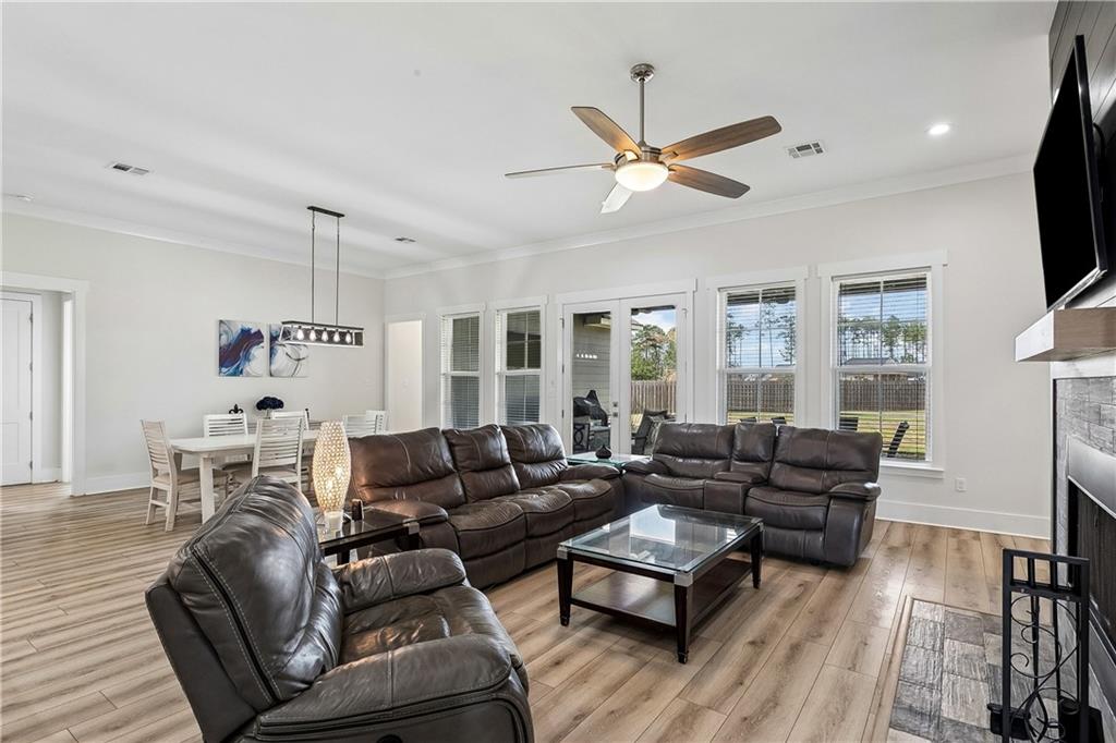 612 BLUE HERON Lane