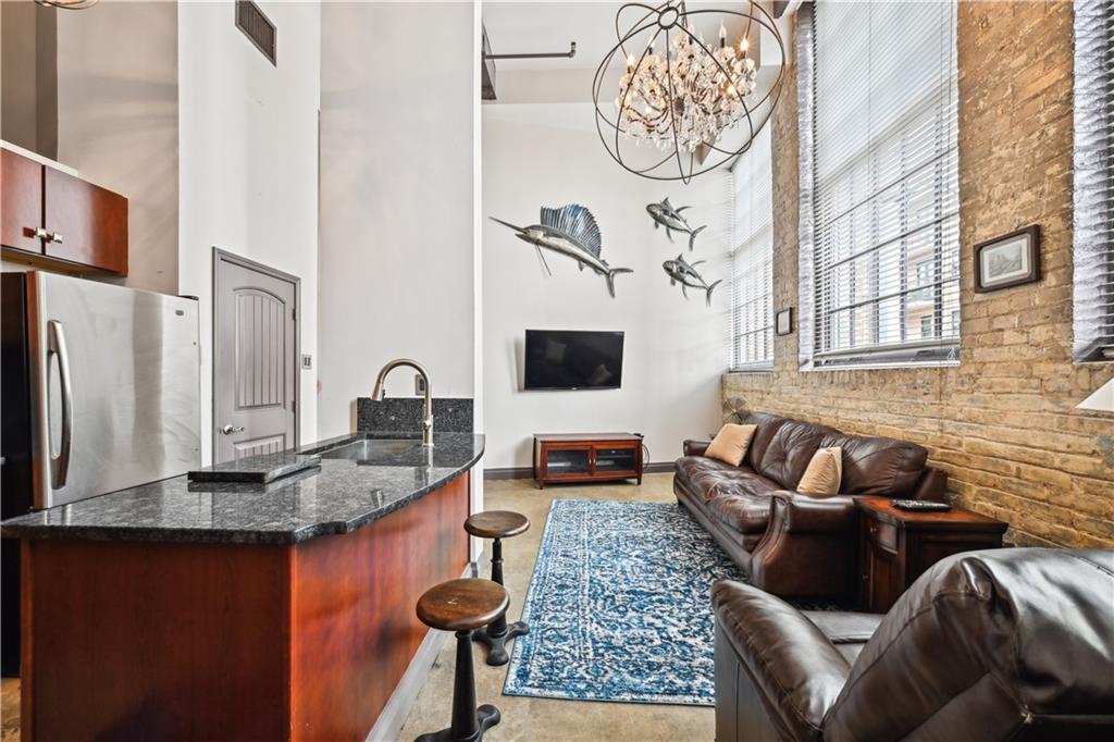 920 POEYFARRE UNIT 109 Street