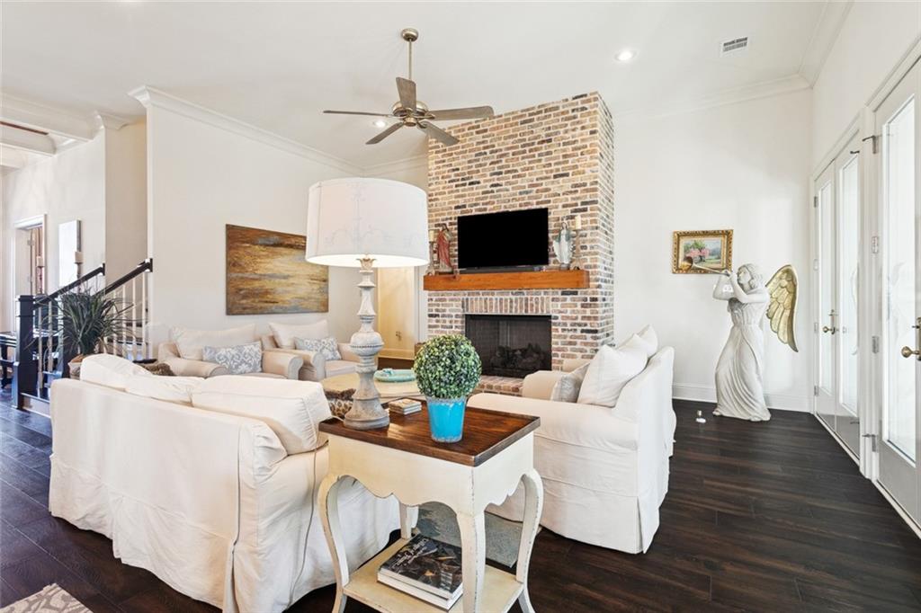 116 OLEANDER Court