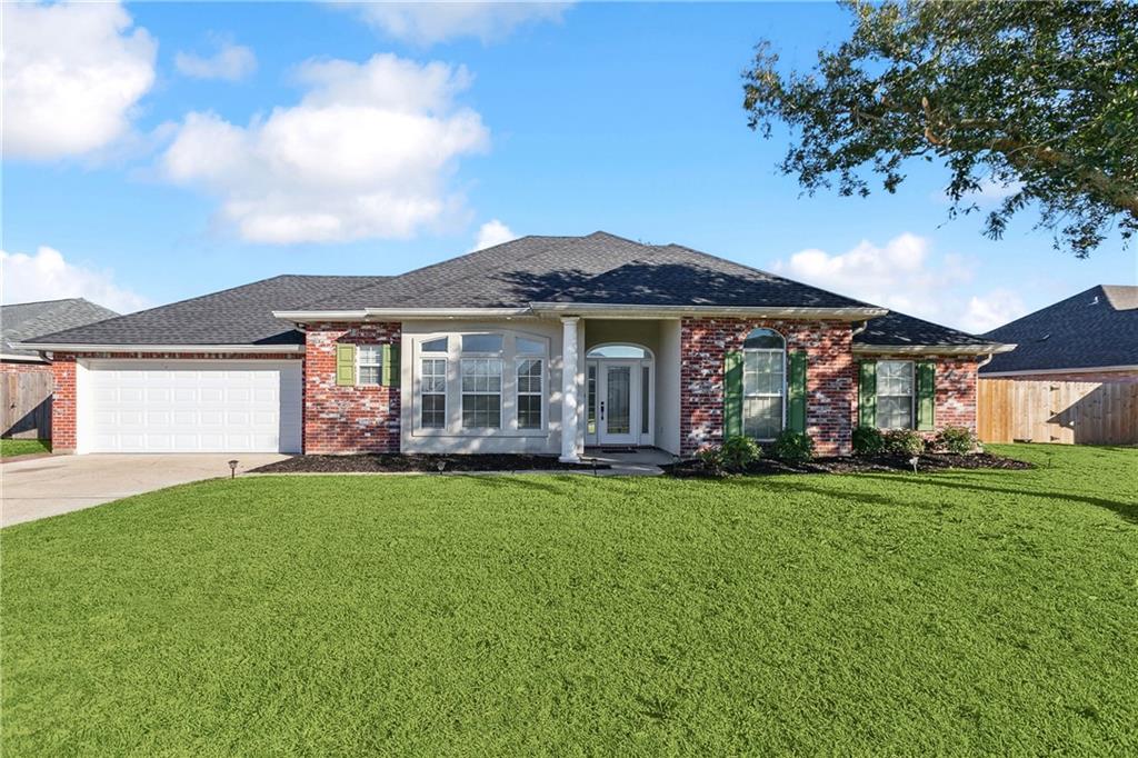121 OAK MOSS Drive