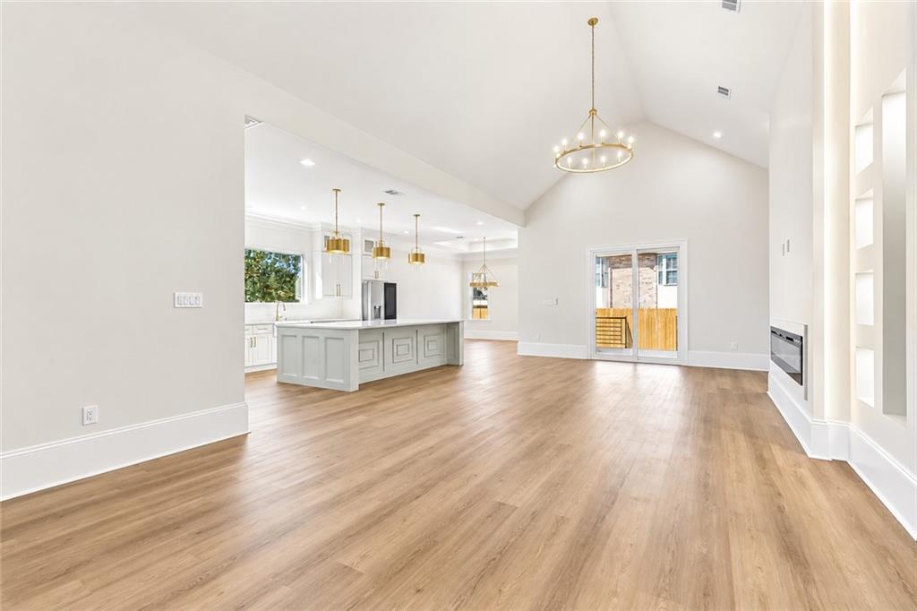 1400 GREEN Street