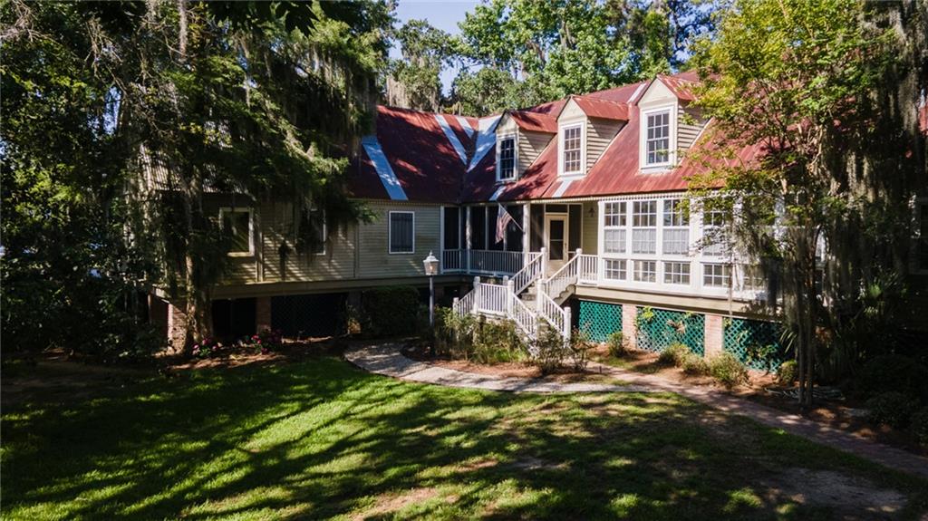 228 ESQUINANCE Drive