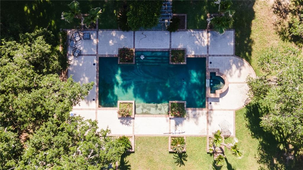 228 ESQUINANCE Drive