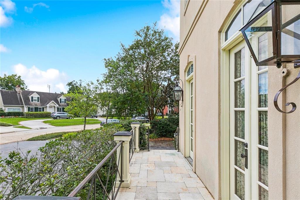 180 E OAKRIDGE Park