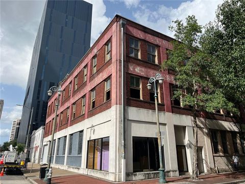943 LAFAYETTE Street New Orleans LA 70113