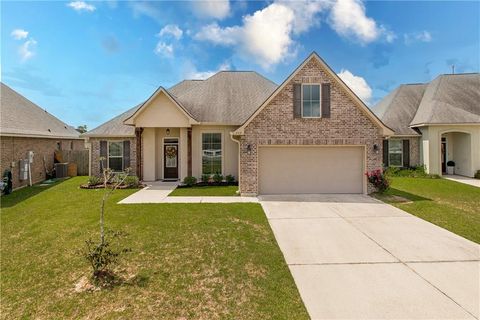 Photo of 668 HIGH RIDGE Loop, Slidell, LA 70458 (MLS # 2553941)