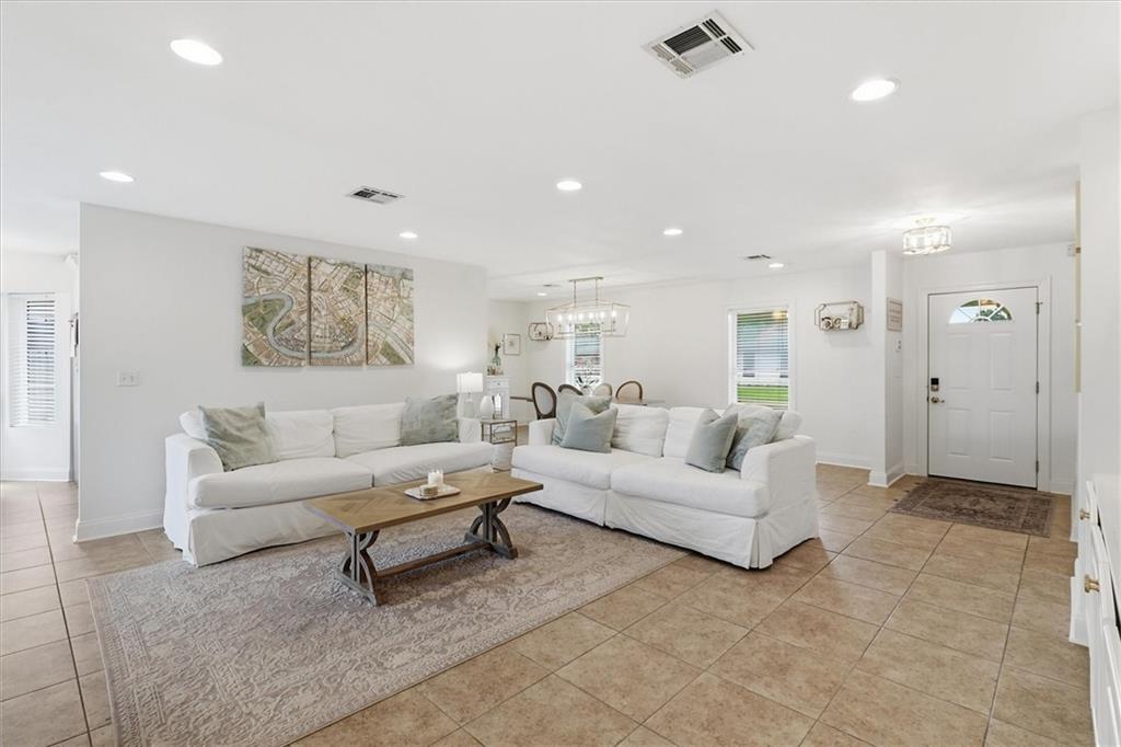 24 FORSTALL Avenue