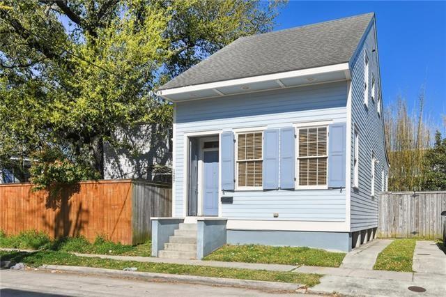 1207 N ROBERTSON Street