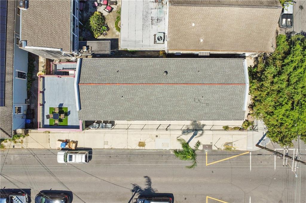 1835 BURGUNDY Street