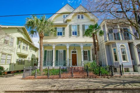 Photo of 1133 FOURTH Street, New Orleans, LA 70130 (MLS # 2546077)